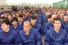 Warga Uighur di Pengasingan...