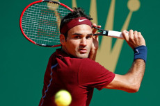 Awas! Roger Federer...