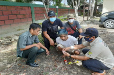Edarkan Ekstasi di Pinggir...