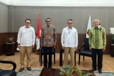 Tambah 6 Tungku, Smelter...