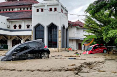 Banjir Bandang Masamba,...