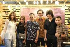 MS Glow Dukung Musisi...