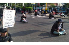 Aliansi Rakyat Bergerak...