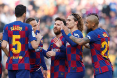 Salah Urus, Barcelona...