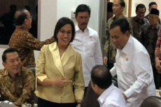Sri Mulyani Bela Prabowo,...