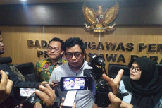 Bawaslu Jabar Serahkan...