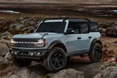 Ford Bronco dan Suzuki...