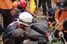 Tali untuk Turun Putus,...