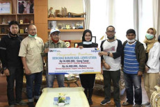 Salurkan Bantuan Bencana,...