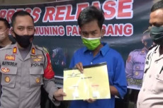 Tergiur Untung Jutaan,...