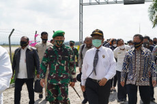 Kunjungi NTB, Mahfud...