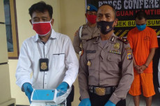 Penjaga Counter Nekat...