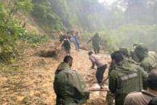 TNI-Polri Kerja Keras...