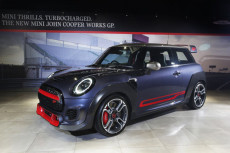 Yuk Gercep, MINI John...