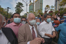 Divonis 12 Tahun, Najib...