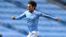 Lazio Sanggah Akan Rekrut...