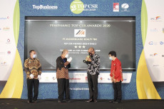 Sabet Penghargaan Top...