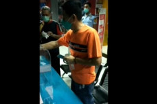 Duh! Teganya Teman Akrab...