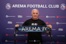 Mario Gomez Pamit, Arema...