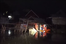 Diterjang Banjir, Rumah...