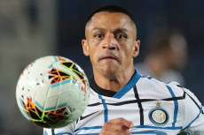 Solskjaer Relakan Alexis...