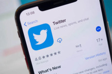 Twitter Desak Pengguna...