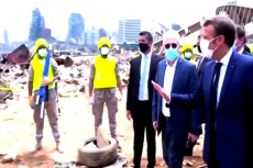 Sambangi Beirut, Macron...