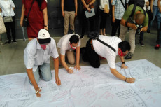 Kirim Surat ke Presiden,...