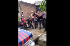 Dipecat dan Digaji Rendah,...