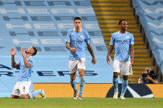 Man City Resmi Singkirkan...