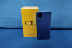 Realme C12 dengan Baterai...