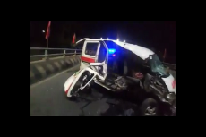 Diduga Sopir Mengantuk,...