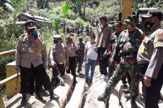 Desa Muara Tolang Terisolir...