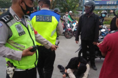 Curi Spion Mobil, Polisi...