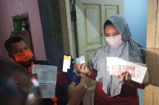 Salurkan BST ke Sejumlah...
