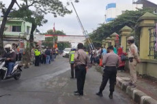 Ratusan Pencari Suaka...