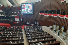 Sri Mulyani Hadiri Sidang...