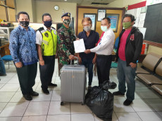 Tim Pengamanan Bandara...