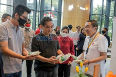 Neraca Dagang Surplus,...