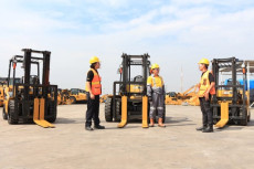 Forklift Unggulan Trakindo...