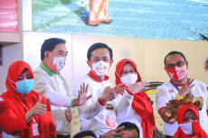 Pemkot Makassar Raih...
