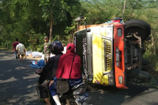 Tak Kuat Menanjak, Truk...