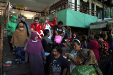 Surabaya Kembali Zona...