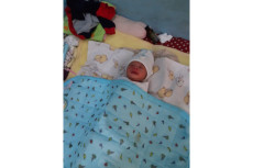 Sosok Bayi Perempuan...