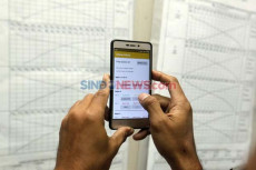 Bawaslu: E-Rekap Membuat...
