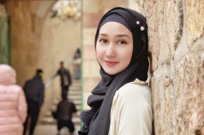 Bersahabat Baik, Dian...