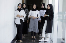 Edukasi Menghibur ala...