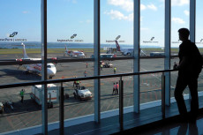 Penerbangan Makin Menggeliat,...