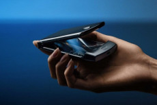 Render Motorola Razr...