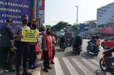 Edukasi Masyarakat,...